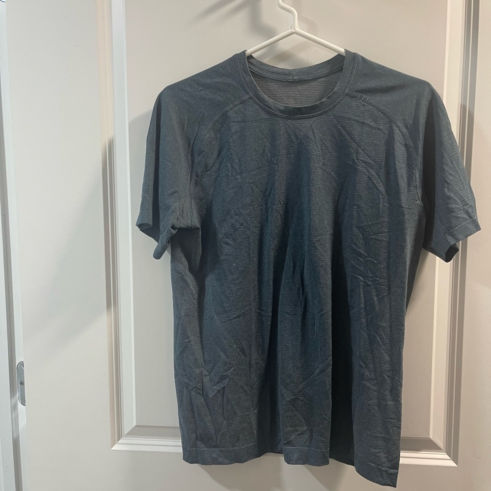 Lululemon Metal Vent Tech Short Sleeve Tee Size Small